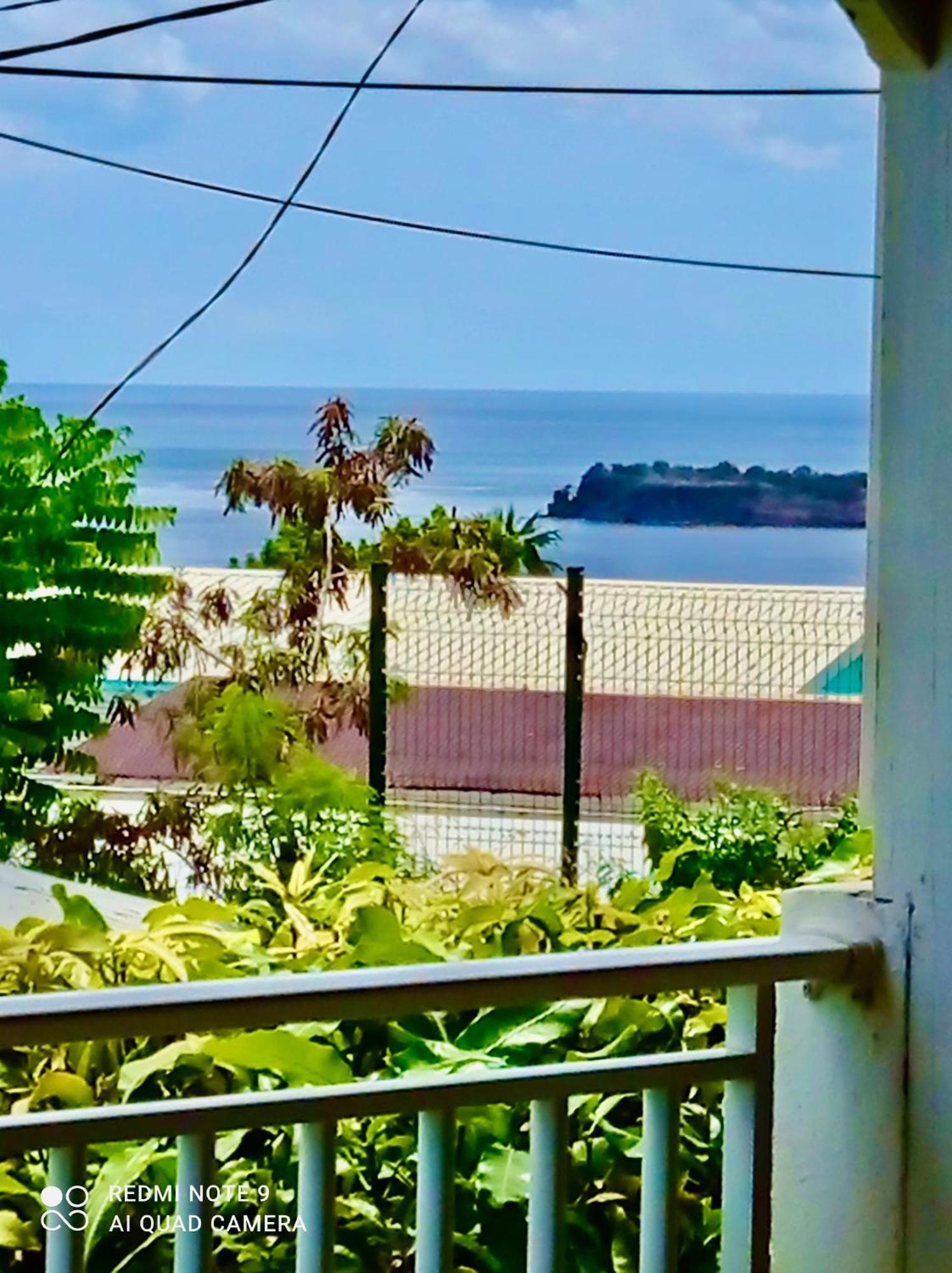 Chez Ninette Pres Des Sources Chaudes Βίλα Bouillante Εξωτερικό φωτογραφία