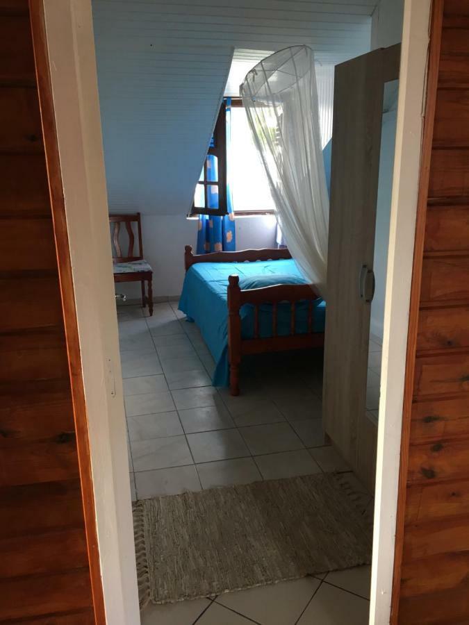 Chez Ninette Pres Des Sources Chaudes Βίλα Bouillante Εξωτερικό φωτογραφία